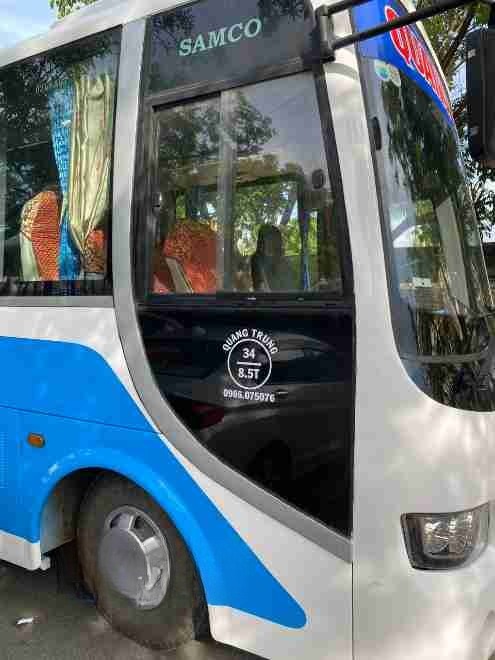 Xe Quang Trung (Đà Lạt) Mặt trước xe Ghế ngồi 28 chỗ