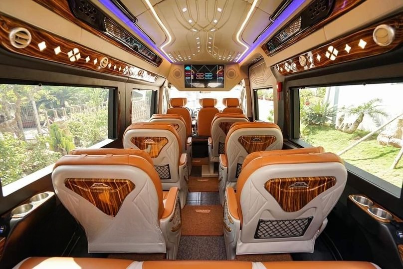 Xe Kumho Samco Nội thất Ghế ngồi Tiện ích Limousine 11 chỗ