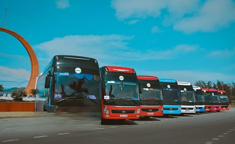 Xe Chuyên Nhiệm Mặt trước xe Ghế ngồi 35 chỗ