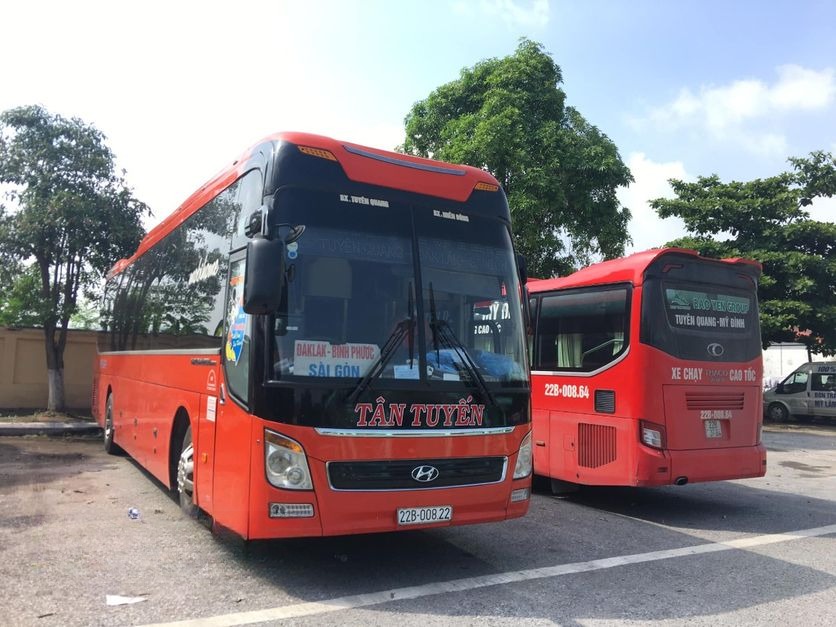 Xe Tân Tuyến Mặt trước xe Bên hông xe Mặt sau xe Giường nằm 40 chỗ