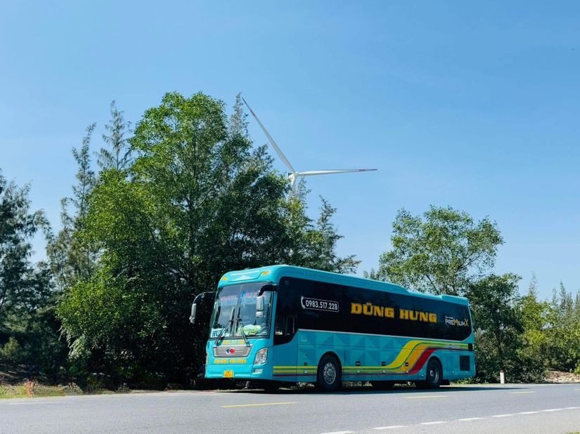 Xe Dũng Hưng (Hà Tĩnh) Mặt trước xe Bên hông xe Giường nằm 40 chỗ