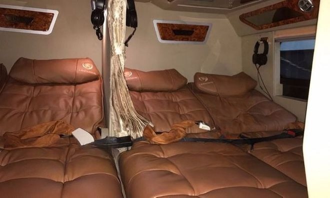 Xe Lovabus Giường nằm Nội thất Tiện ích VIP Limousine 22 Chỗ