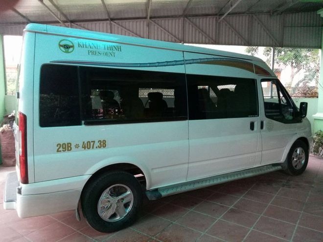 Xe Khánh Thịnh Limousine Bên hông xe Limousine 9 chỗ VIP