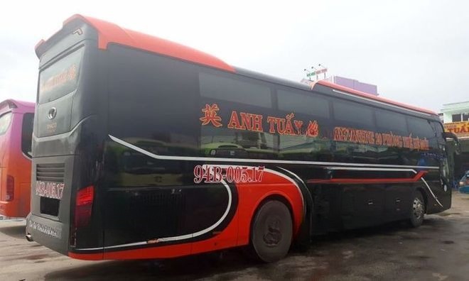 Xe Anh Tuấn (Bạc Liêu) Bên hông xe Mặt sau xe Limousine 22 phòng đơn