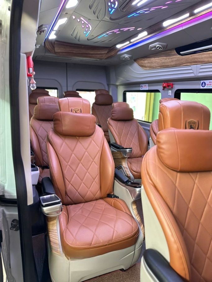 Xe Cúc Tùng Limousine Nội thất Ghế ngồi Limousine 11 chỗ