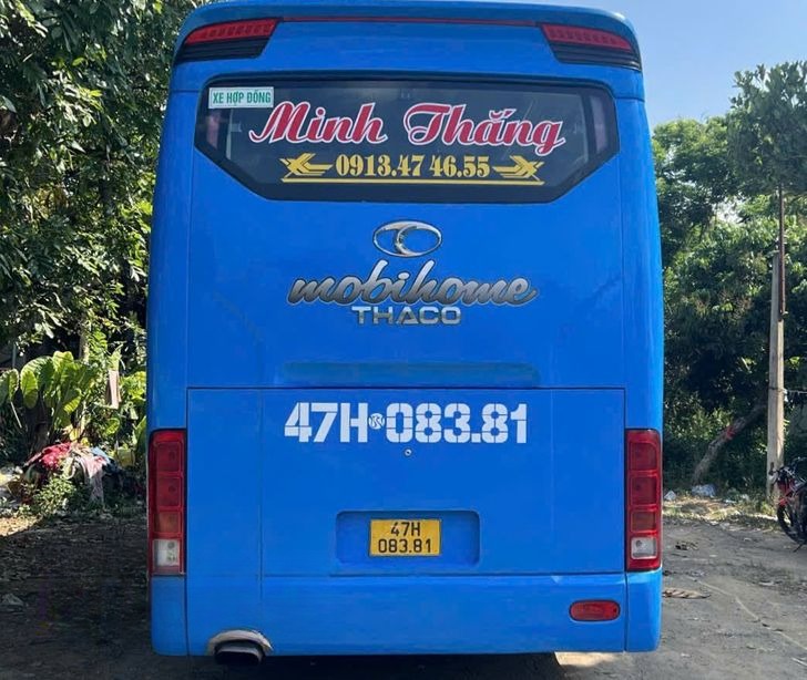 Xe Minh Thắng Mặt sau xe Giường nằm 44 chỗ