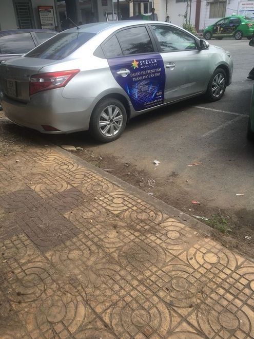 Xe Phú Quí Bên hông xe Mặt sau xe Ghế ngồi 4 chỗ