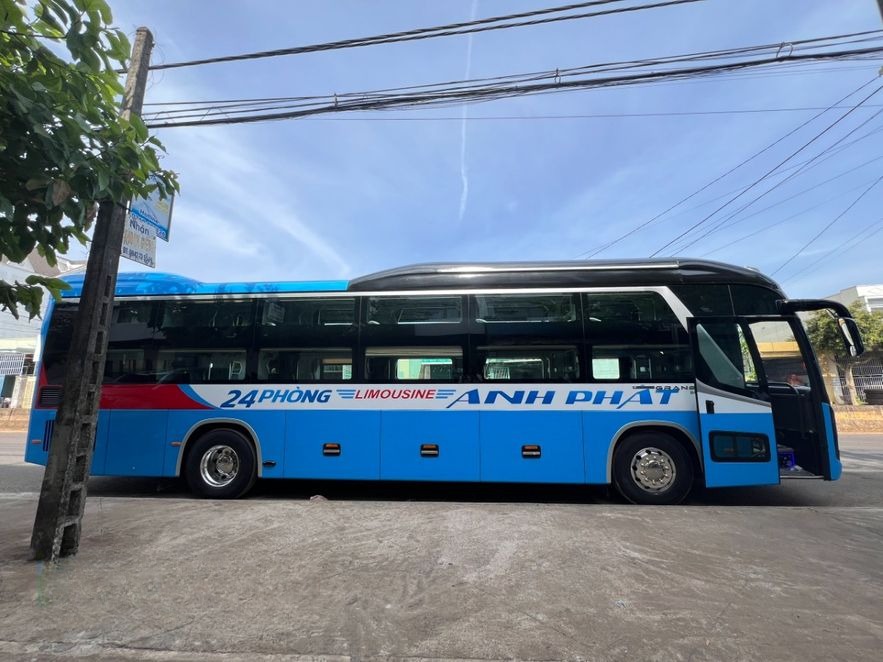 Xe Anh Phát Bên hông xe Giường nằm Limousine 24 Phòng