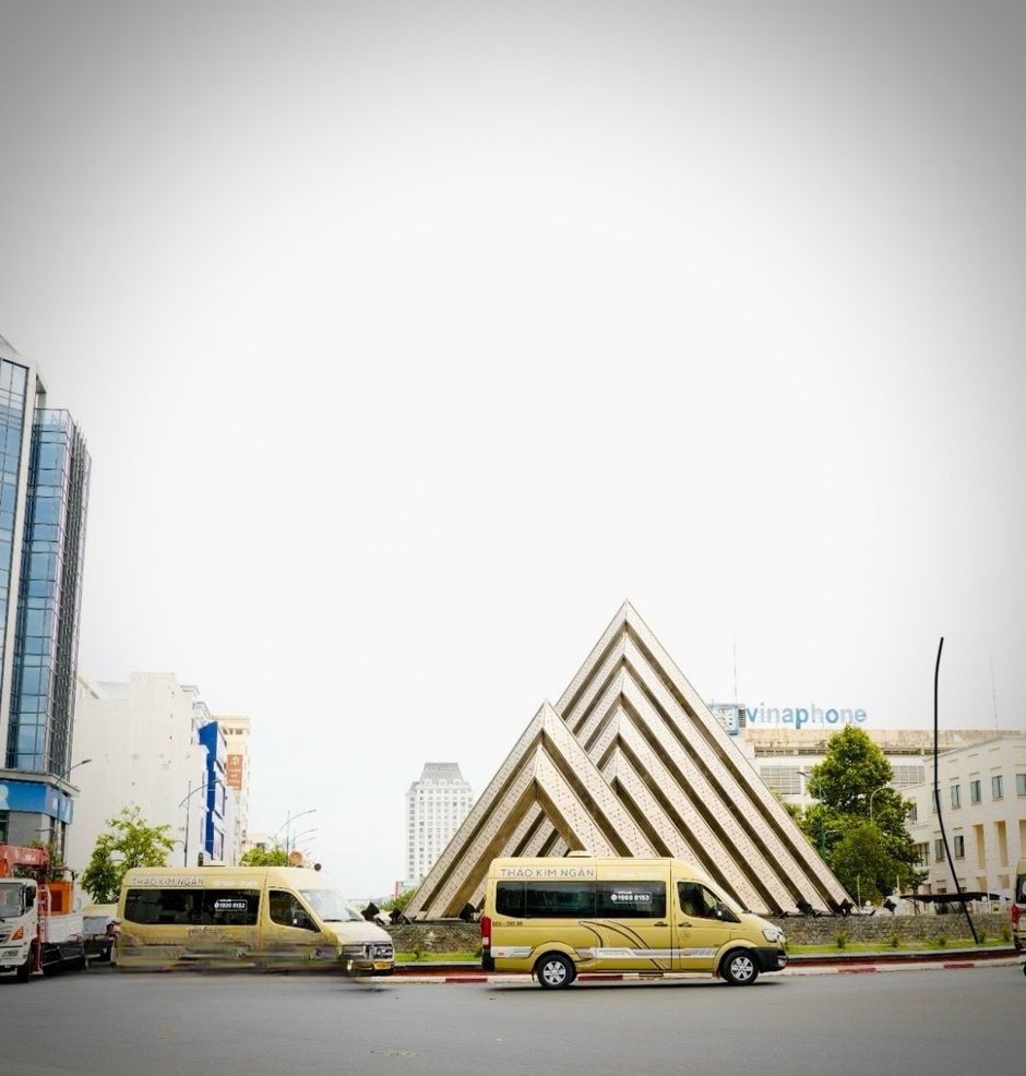Xe Thảo Kim Ngân Mặt trước xe Bên hông xe 