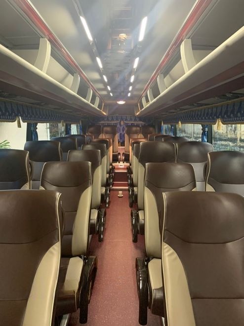 Xe Minh Trí Limousine 