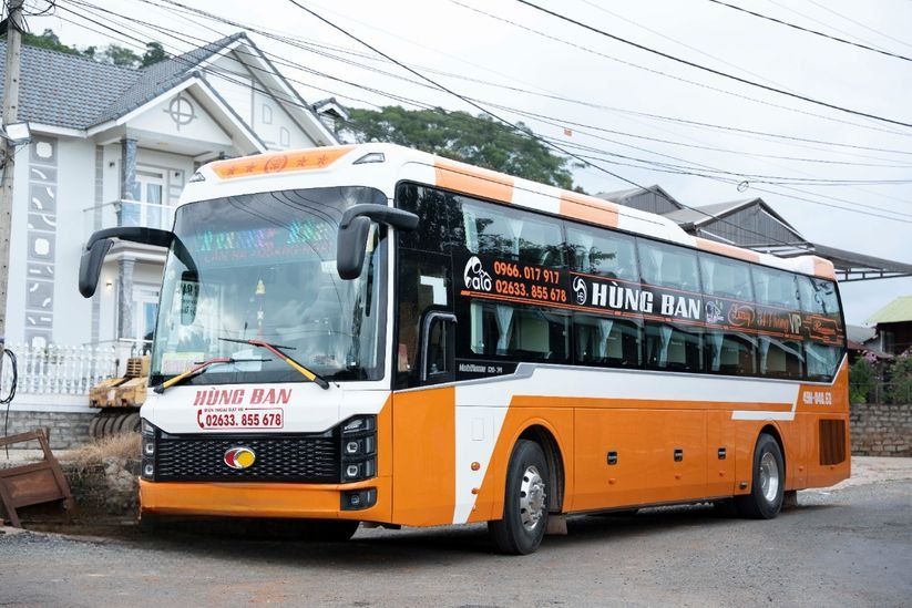 Xe Hùng Ban Mặt trước xe Bên hông xe Giường nằm Limousine 34 chỗ