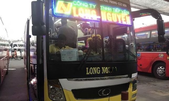 Xe Long Nguyễn Mặt trước xe Giường nằm 44 chỗ