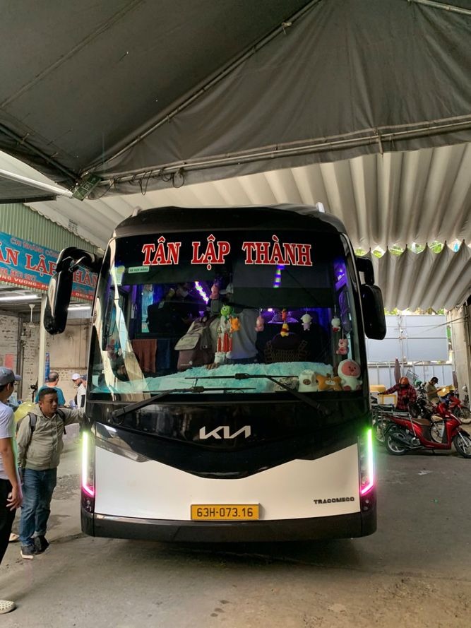 Xe Tân Lập Thành Mặt trước xe Ghế ngồi 45 chỗ