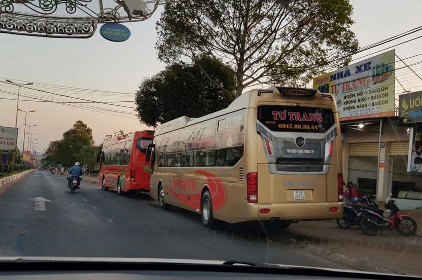 Xe Tư Trang Mặt sau xe Giường nằm 40 chỗ