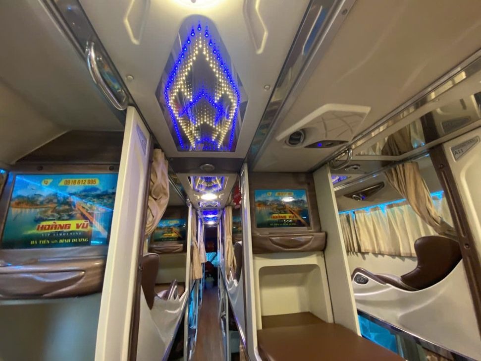 Xe Hoàng Vũ Giường nằm Nội thất Tiện ích Limousine 34 chỗ