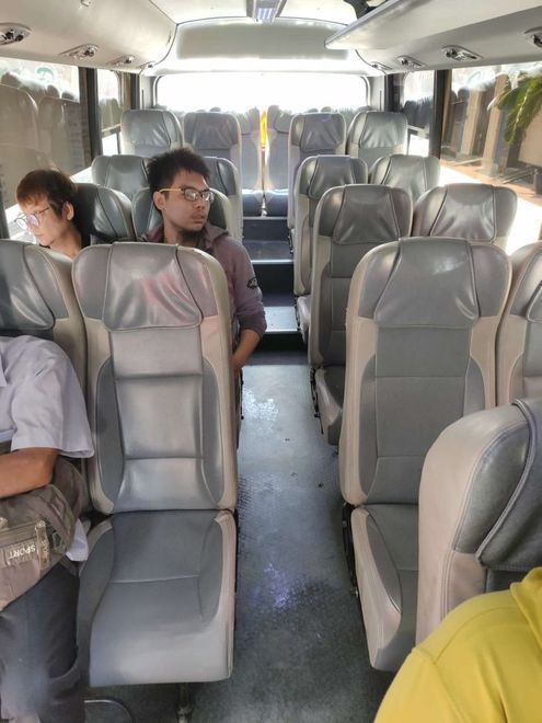 Xe Hùng Tiến (Bến Tre) Nội thất Tiện ích Ghế ngồi Ghế ngồi 29 chỗ
