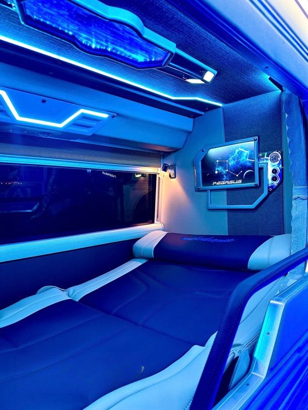Xe Bình Minh Tải Giường nằm Tiện ích Nội thất Limousine 22 Phòng Đôi