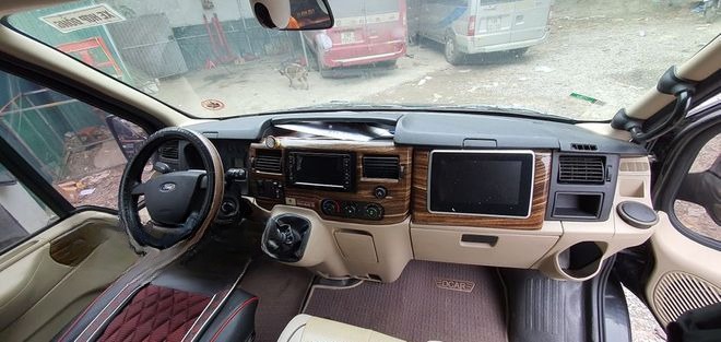 Xe Oanh Khải Limousine Tiện ích Limousine 9 chỗ