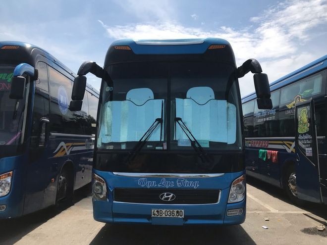 Xe Vạn Lục Tùng Mặt trước xe Limousine 34 Giường VIP