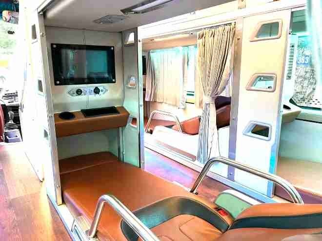 Xe Kết Đoàn Travel Tiện ích Nội thất Limousine giường nằm 34 chỗ