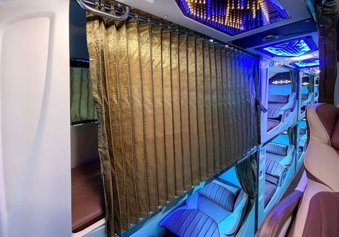 Xe Khanh Phong Nội thất Limousine giường nằm 32 chỗ (WC)