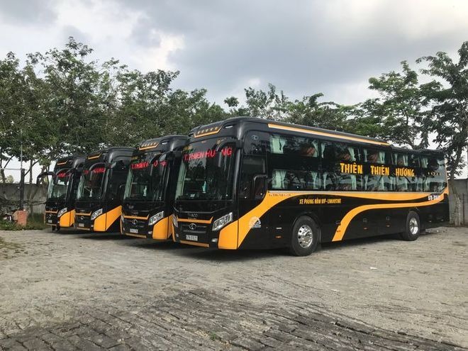 Xe Thiên Thiên Hương Giường nằm Bên hông xe Limousine giường nằm 34 chỗ