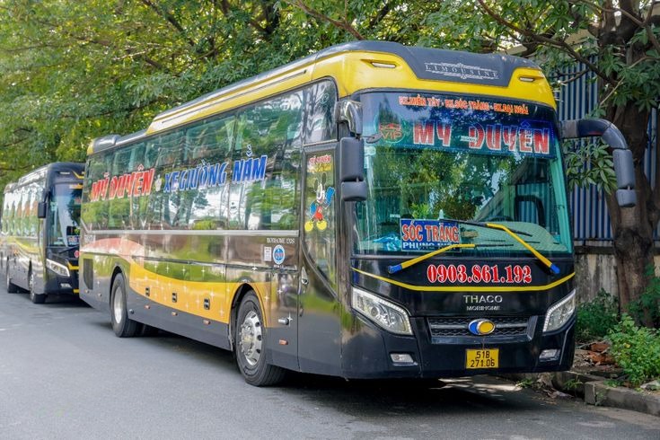 Xe Mỹ Duyên Mặt trước xe Bên hông xe Limousine 34 giường