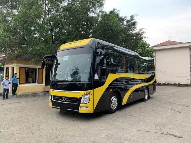 Xe Sinh Cafe Tour Mặt trước xe Dcar Vip 18 chỗ