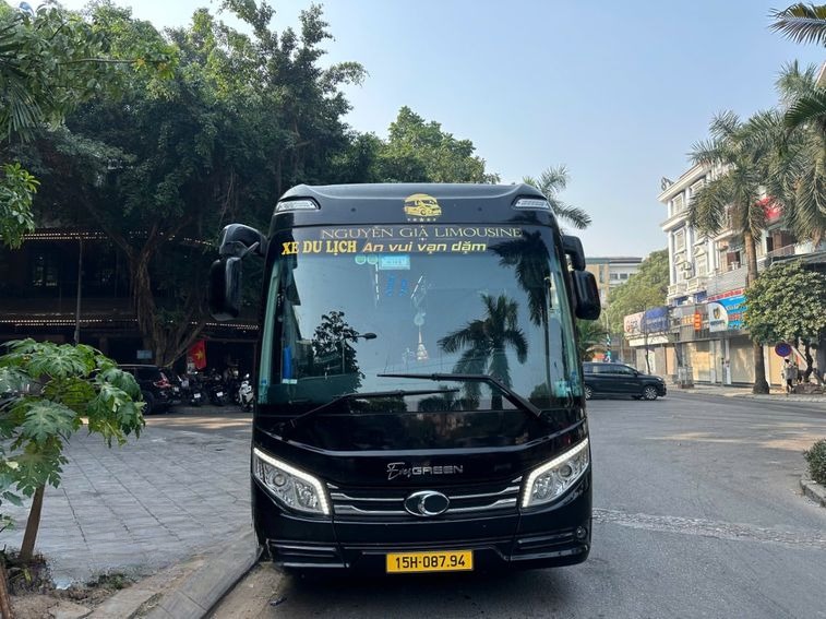 Xe Nguyễn Gia Limousine (Hải Phòng) Mặt trước xe 