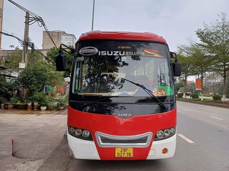Xe Daily Limousine Mặt trước xe Fuso 22