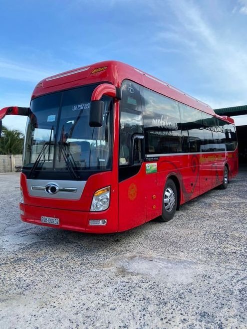 Xe Hòa Thuận Anh Mặt trước xe Bên hông xe Giường nằm 41 chỗ
