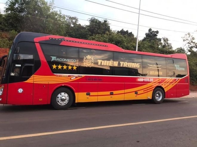 Xe Thiên Trung Bên hông xe Limousine 34 giường