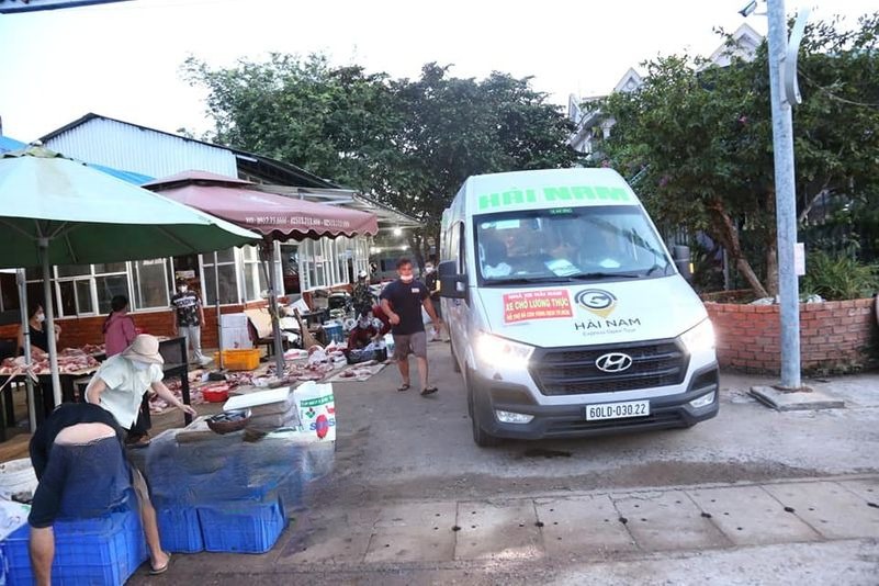 Xe Hải Nam (Sông Ray) Mặt trước xe Ghế ngồi 16 chỗ