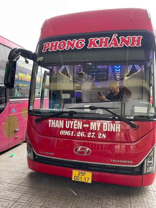 Xe Phong Khánh Mặt trước xe Limousine giường nằm 34 chỗ 