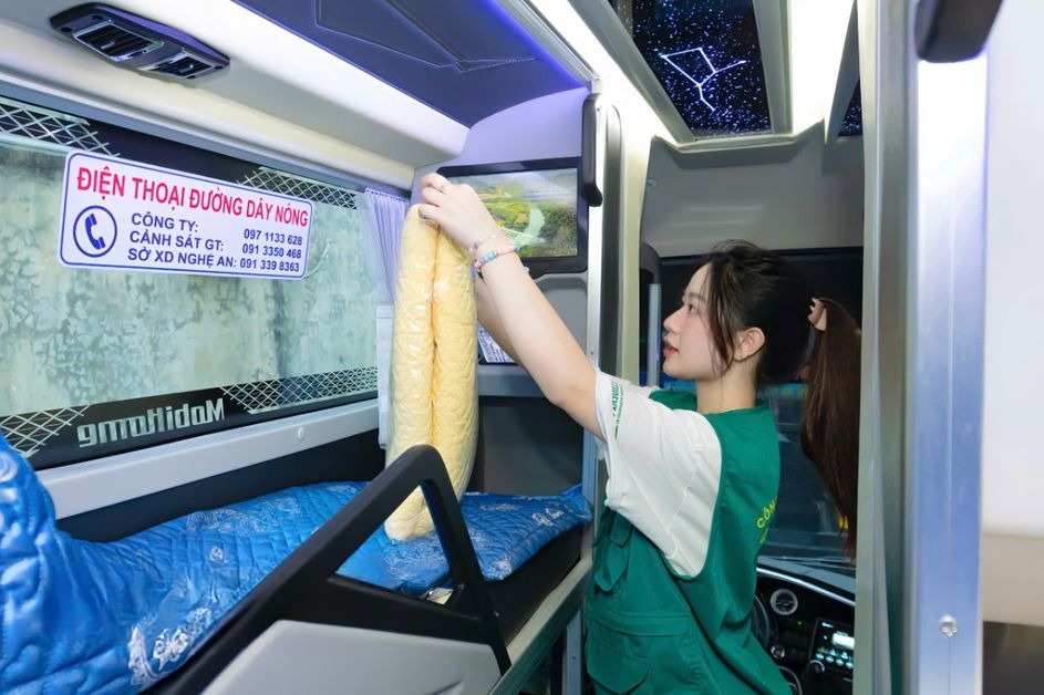Xe Khanh Quỳnh Giường nằm Nội thất Limousine giường phòng 32 chỗ (WC)