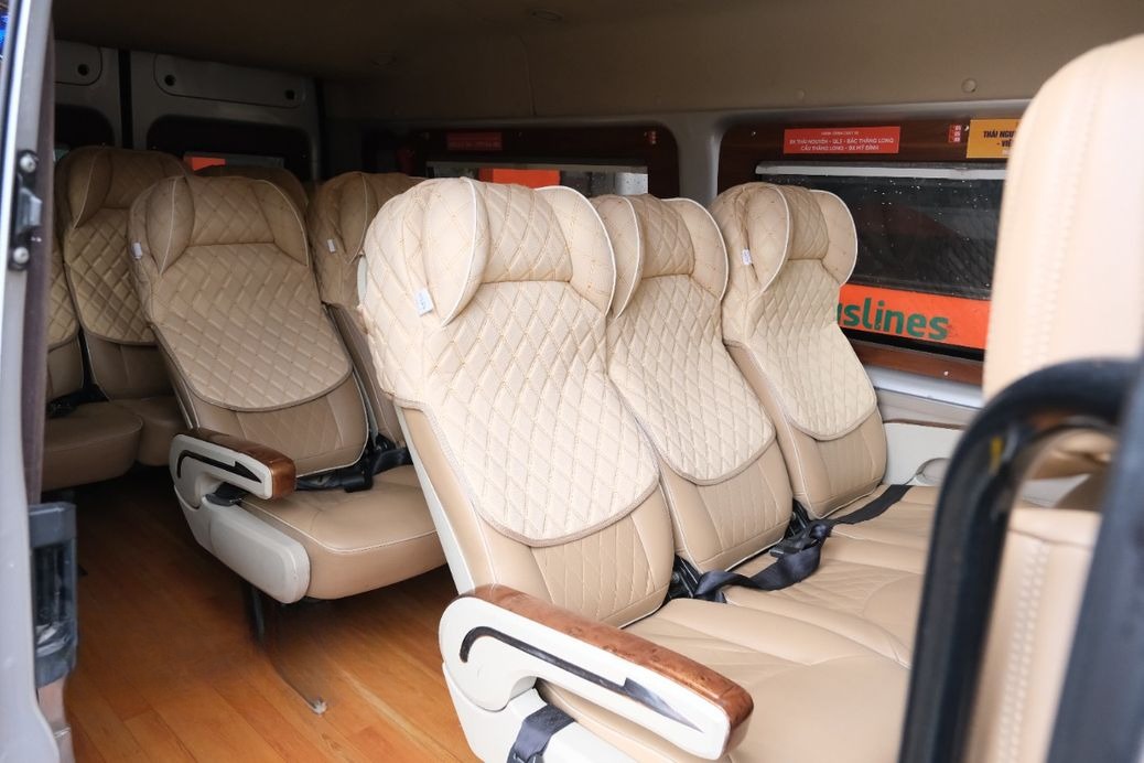 Xe Halan Buslines Tiện ích Limousine 12 chỗ