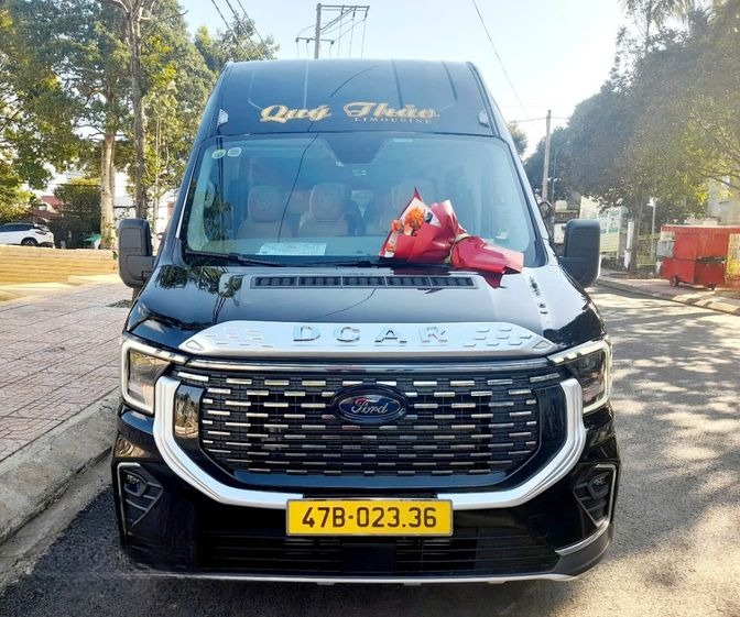 Xe Quý Thảo (Bình Định) Mặt trước xe Limousine 11 chỗ