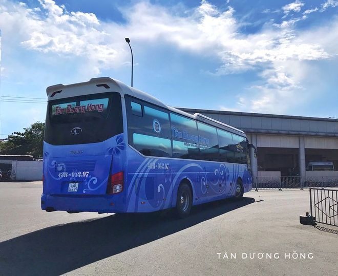 Xe Tân Dương Hồng Mặt sau xe Bên hông xe Giường nằm 43 chỗ