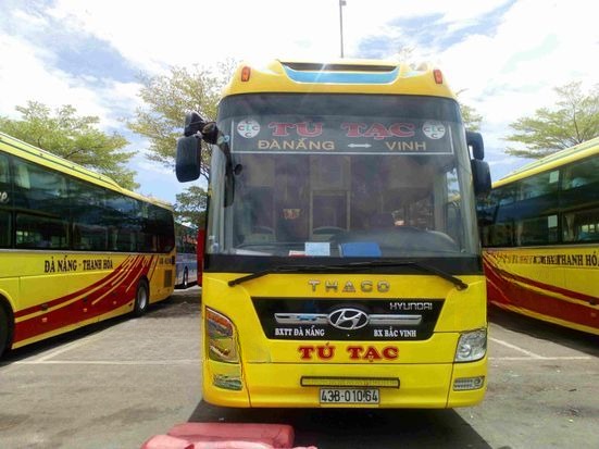 Xe Tú Tạc Mặt trước xe 