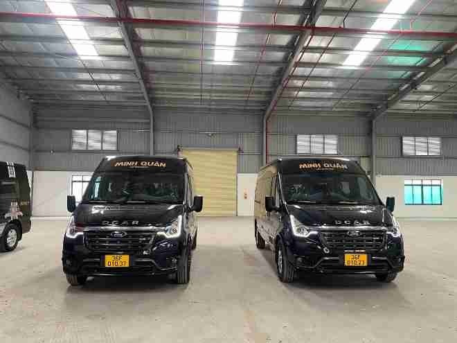 Xe Minh Quân (Thanh Hóa) Mặt trước xe Limousine 9 chỗ
