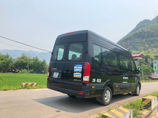 Xe Thai Travel Bus Mặt sau xe Ghế ngồi Solati 16 chỗ