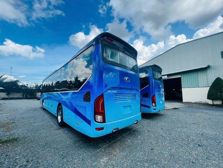 Xe Mười Phương - Quảng Ngãi Mặt sau xe Bên hông xe Limousine 24 phòng