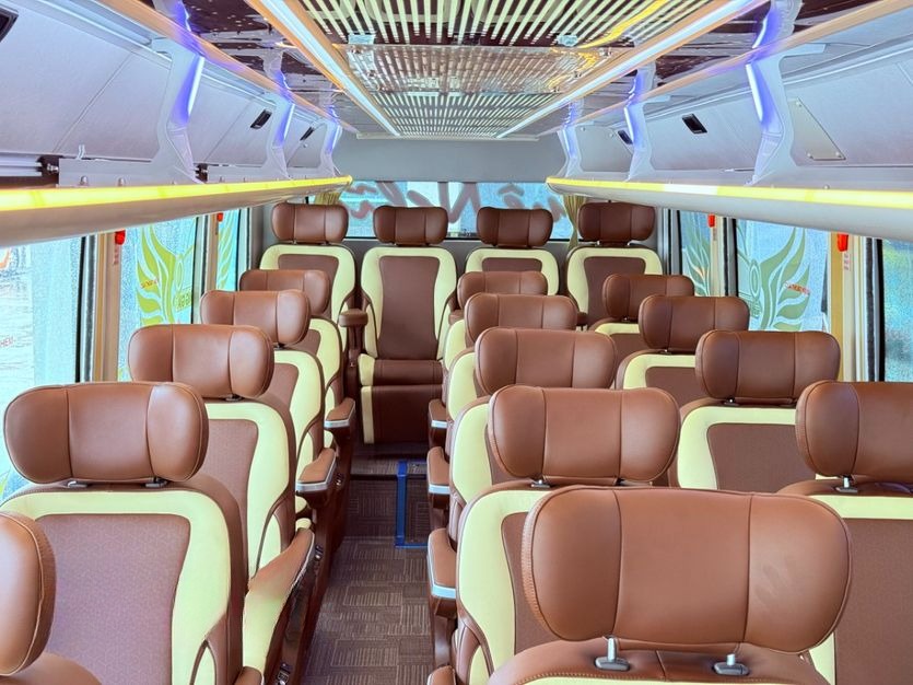 Xe Huệ Nghĩa Limousine Ghế ngồi Nội thất Limousine 19 chỗ