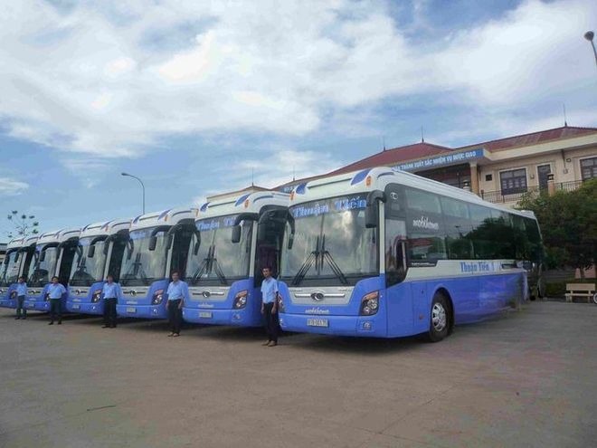 Xe Thuận Tiến Bên hông xe Mặt trước xe Giường nằm 44 chỗ