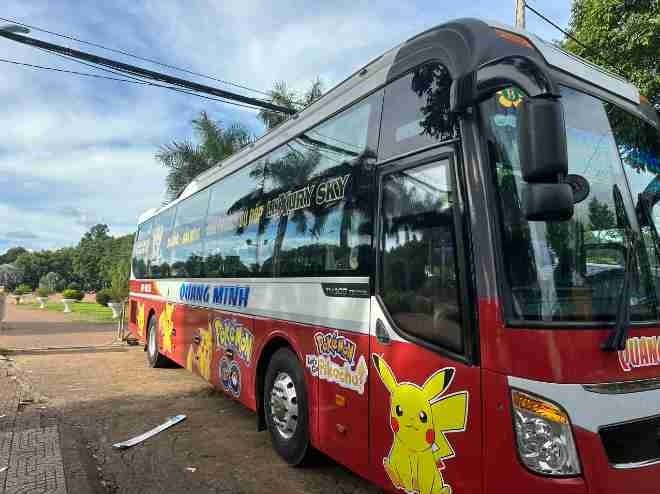 Xe Lovabus Mặt trước xe Bên hông xe Giường nằm 44 chỗ