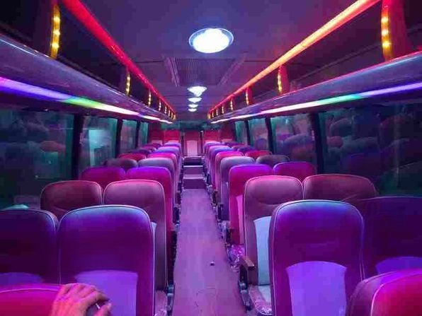 Xe Hanoi Limo Ghế ngồi Tiện ích Nội thất Ghế ngồi 37 chỗ
