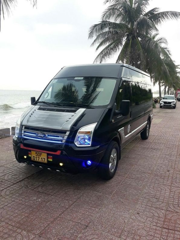 Xe G5Car Mặt trước xe Limousine 9 chỗ