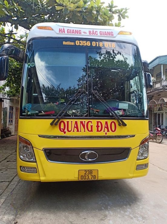 Xe Quang Đạo Mặt trước xe Giường nằm 44 chỗ
