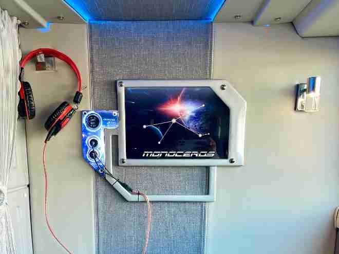 Xe Thảo Hồng Tiện ích Xe 22 Phòng VIP