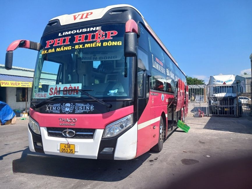Xe Phi Hiệp Mặt trước xe Limouisne 34 phòng